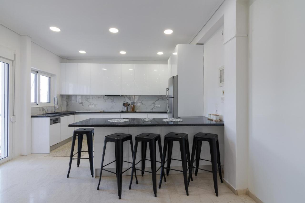 Spacious And Modern Flat For 4 Athens Luaran gambar